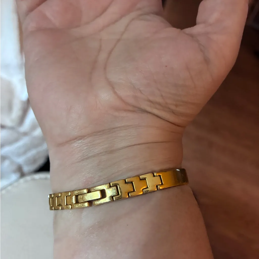 Citizen Gold Solar Powered Women's Watch - Image 3