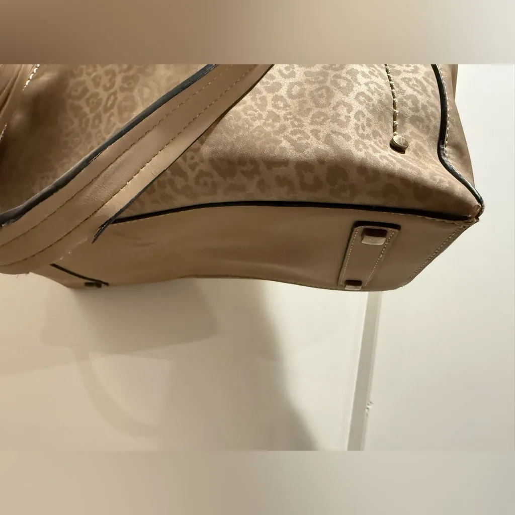 Simply‎ Noelle Taupe Leopard Print Tote Bag - Image 7