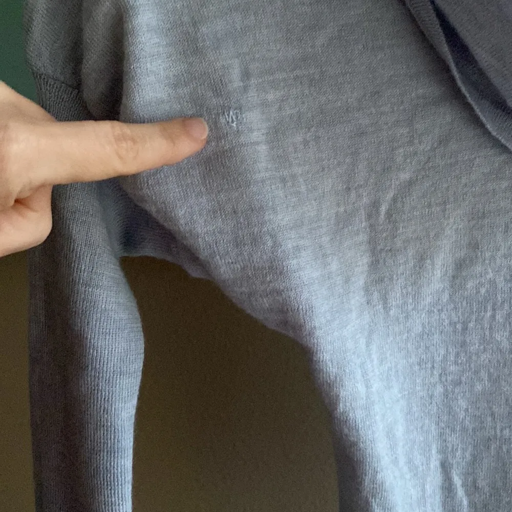 The Limited medium wool blend turtneck puff sleeve sweater powder baby blue - Image 3