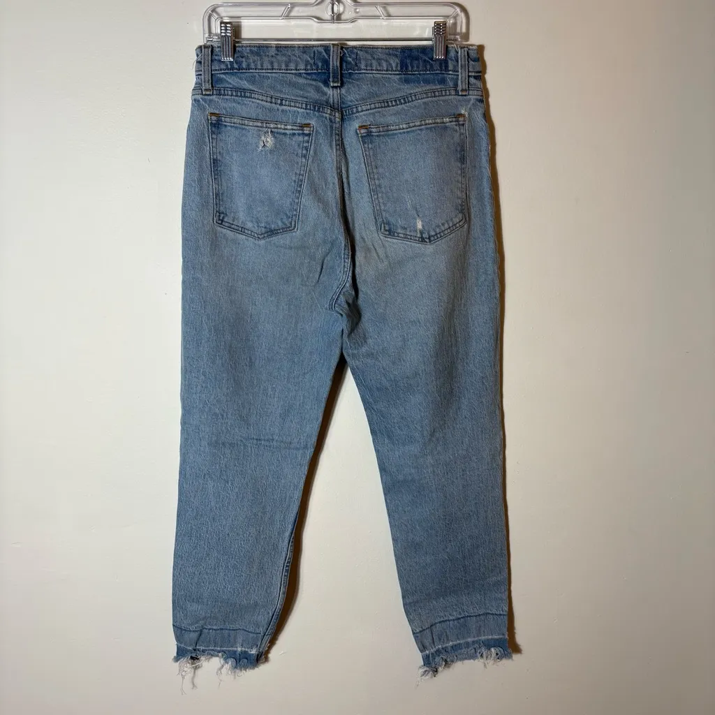 Abercrombie & Fitch High Rise Mom Jeans‎ Distressed Light Wash Size 30 / 10R - Image 6