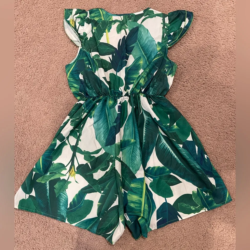Green Leaf Print Boho Ruffle Tie Front Romper - Image 3