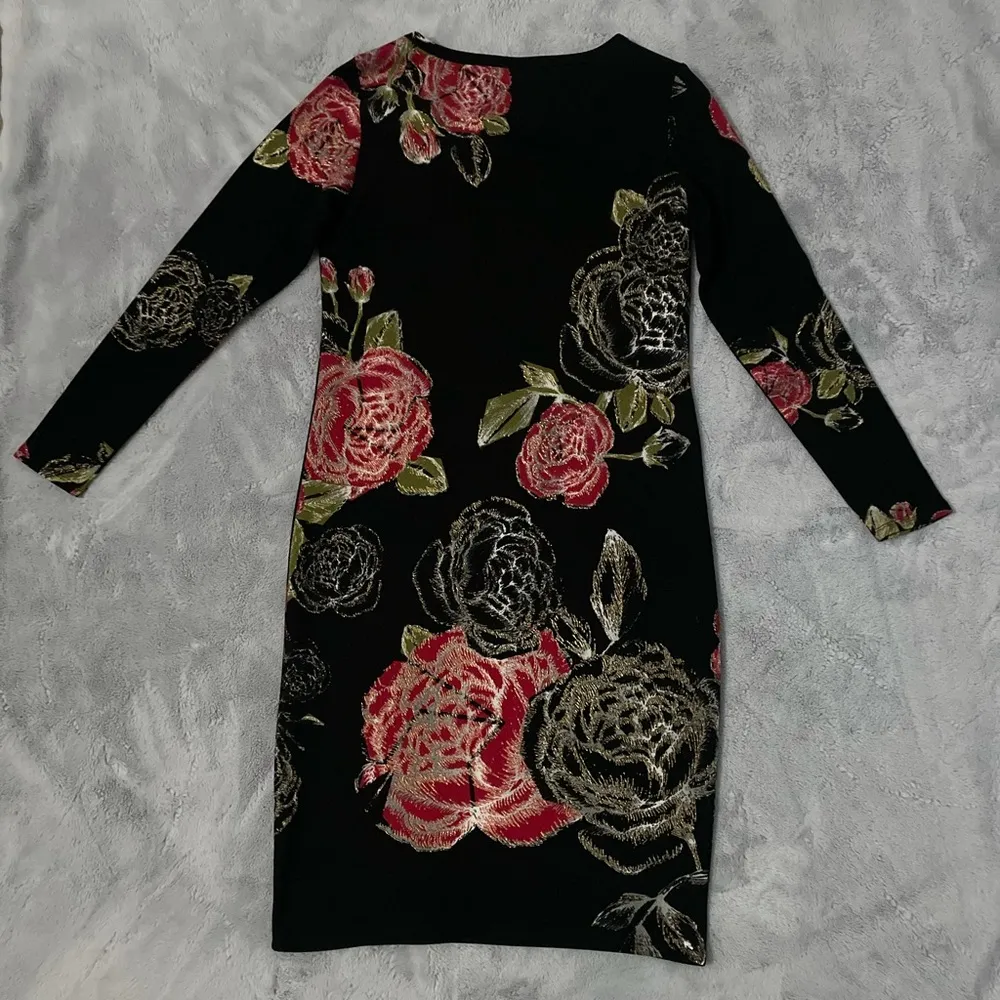 Lularoe Elegant Debbie Long Sleeve Bodycon Dress Black Floral Roses Size Medium - Image 2