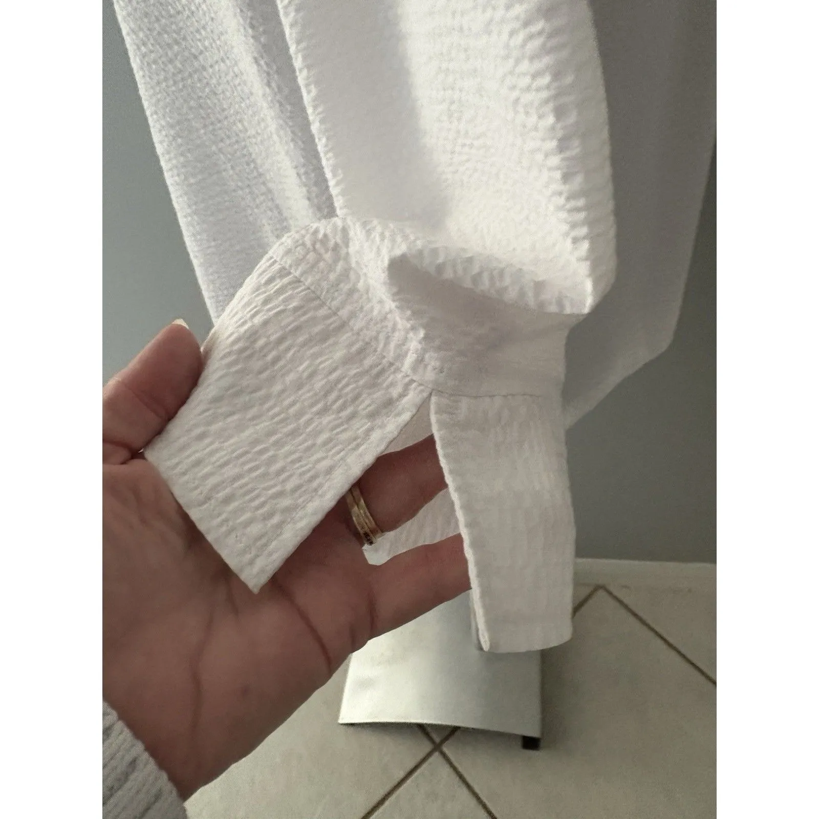 Habitat Seersucker Swing Top Size M White Elongated Buttons Lightweight Artsy - Image 3