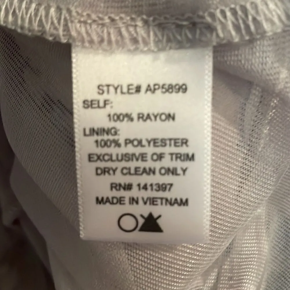 ASTR the Label Long Sleeved Gray Floral Romper - Image 5