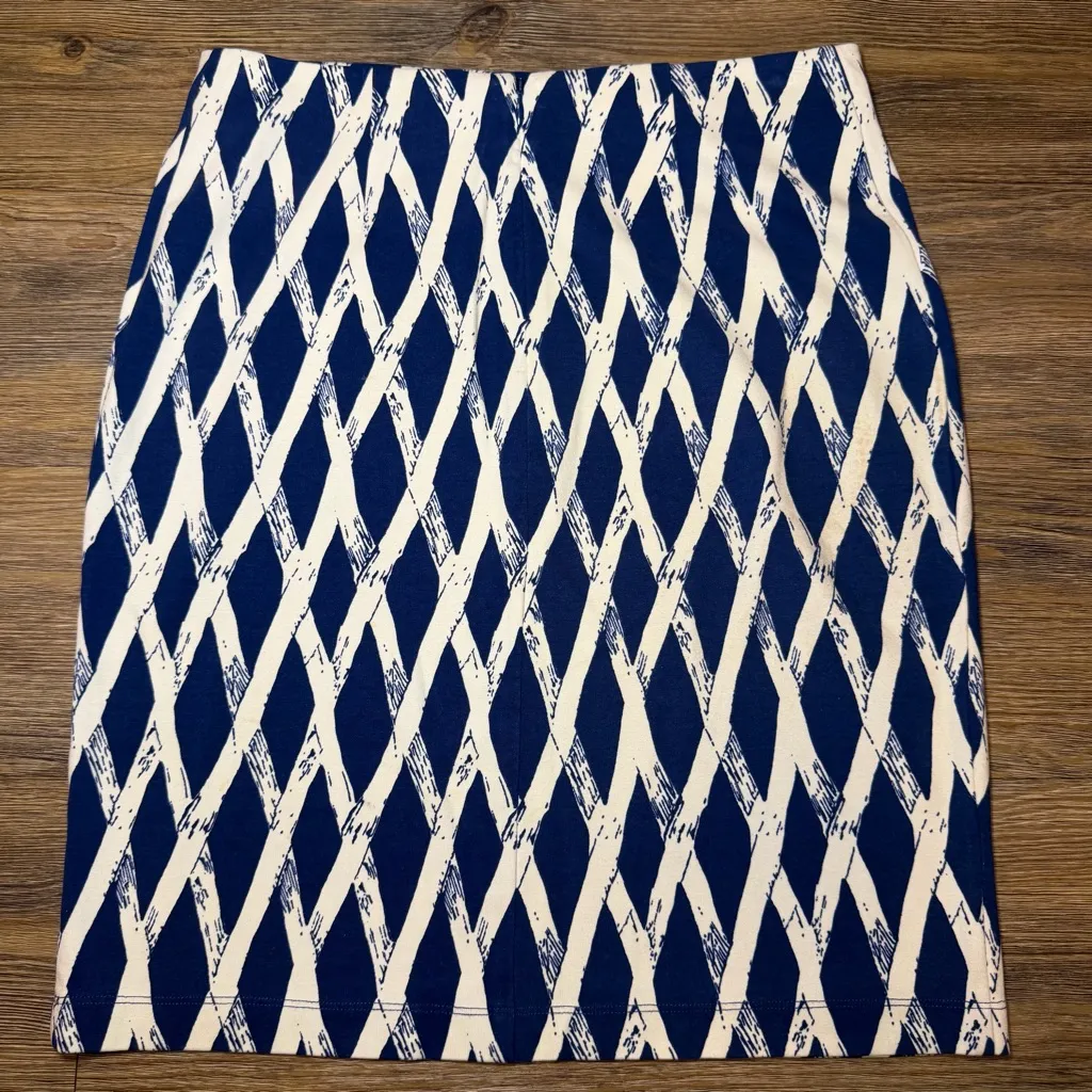 J. McLaughlin Navy and Cream Geometric Pencil Skirt - Image 4