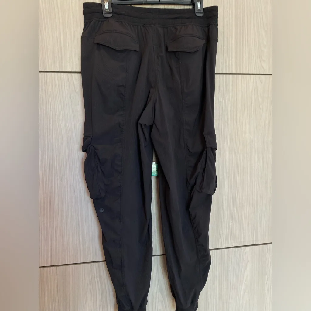 Lululemon Dance Studio Relaxed-Fit Activewear Mid-Rise Cargo Jogger Black Medium - Image 6