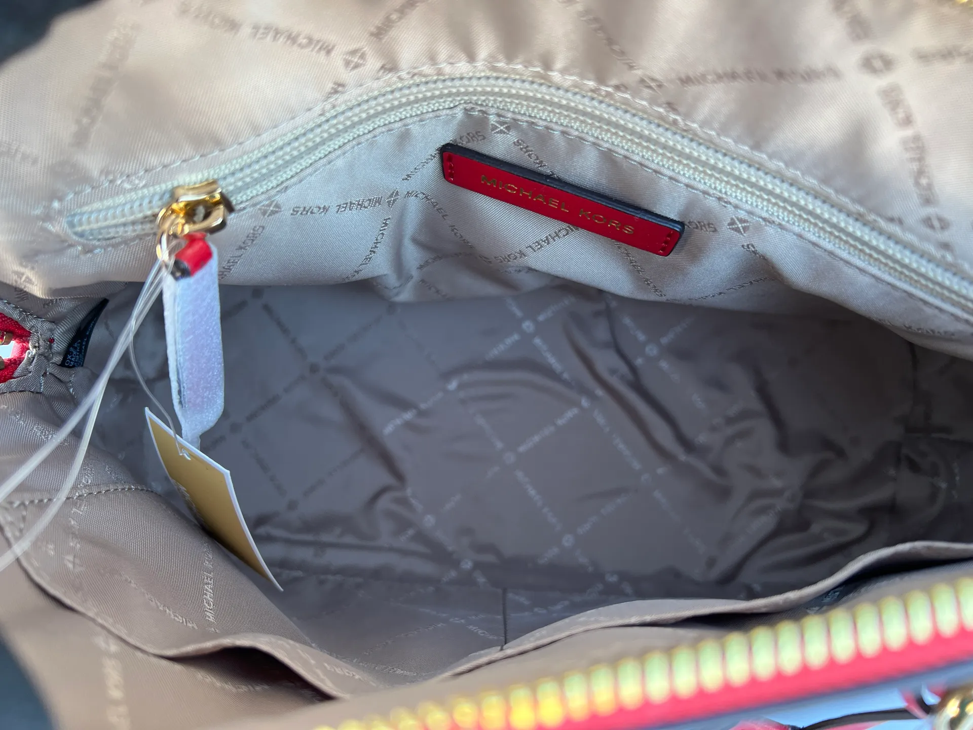 MK Jet Set Medium Logo Dome Satchel - Flame - Image 10