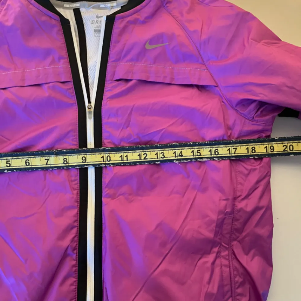Nike Women's Dri-FIT Running Jacket Purple Medium - Image 5