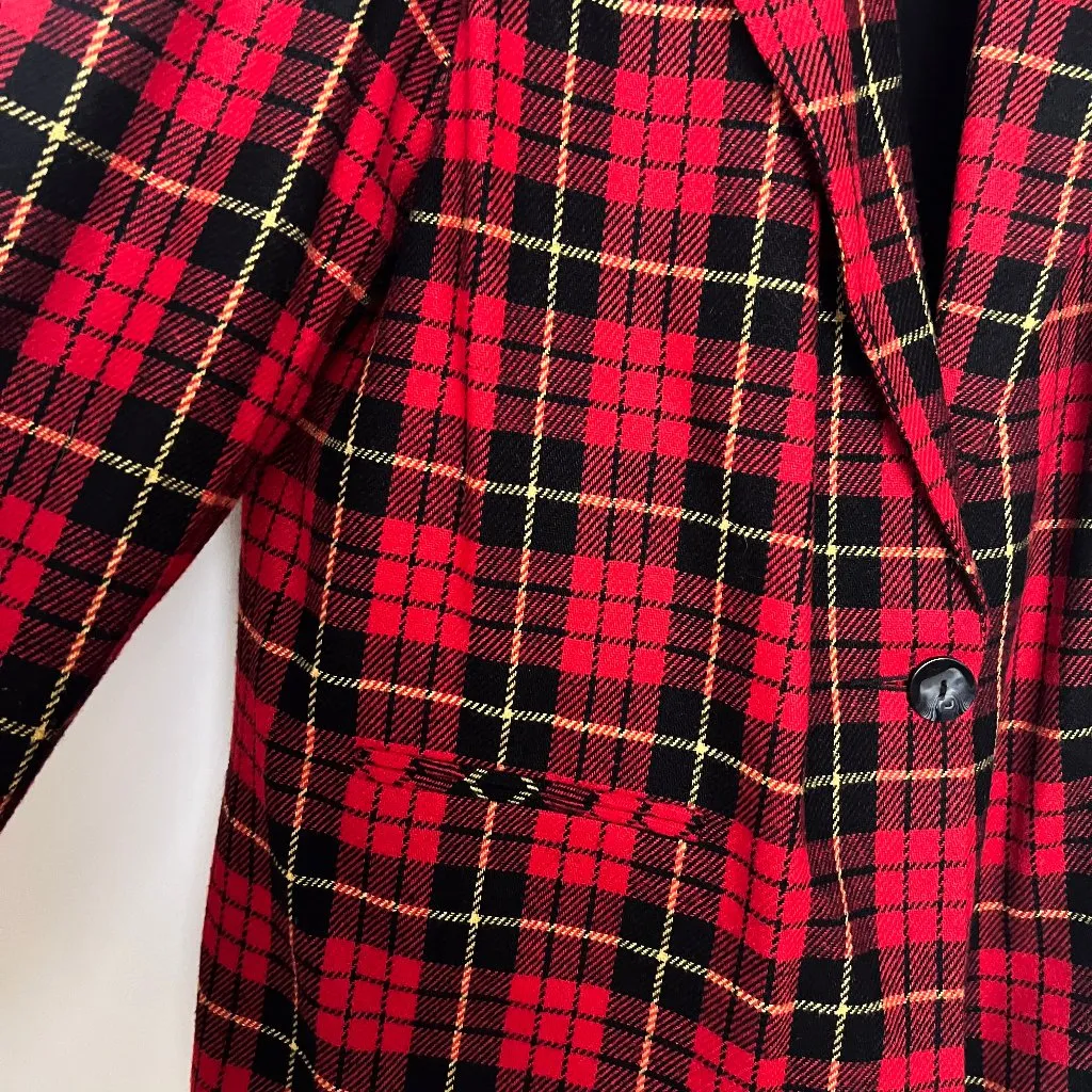 Vintage Sag Harbor Red Tartan Plaid Wool Blend Blazer with Black Velvet Collar - Image 6
