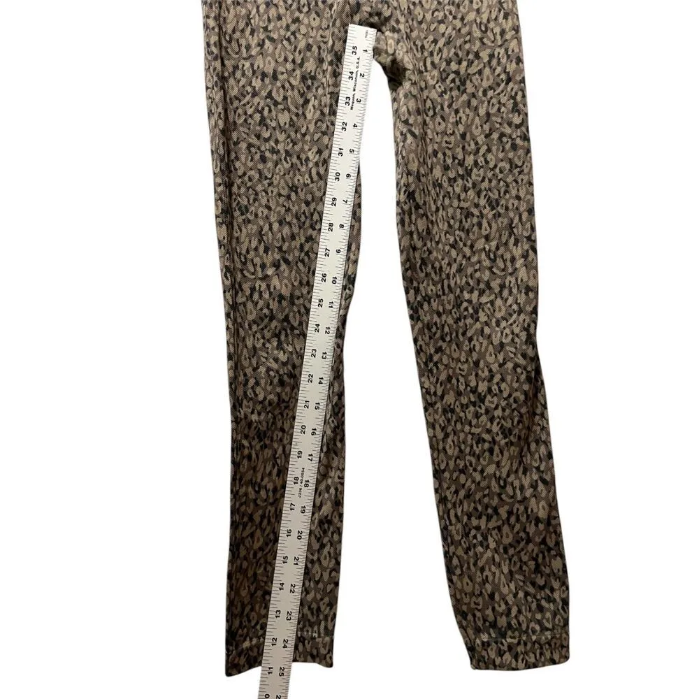 Spanx Women's Leopard Print Look At Me Now Seamless Legging Size Medium - Image 4