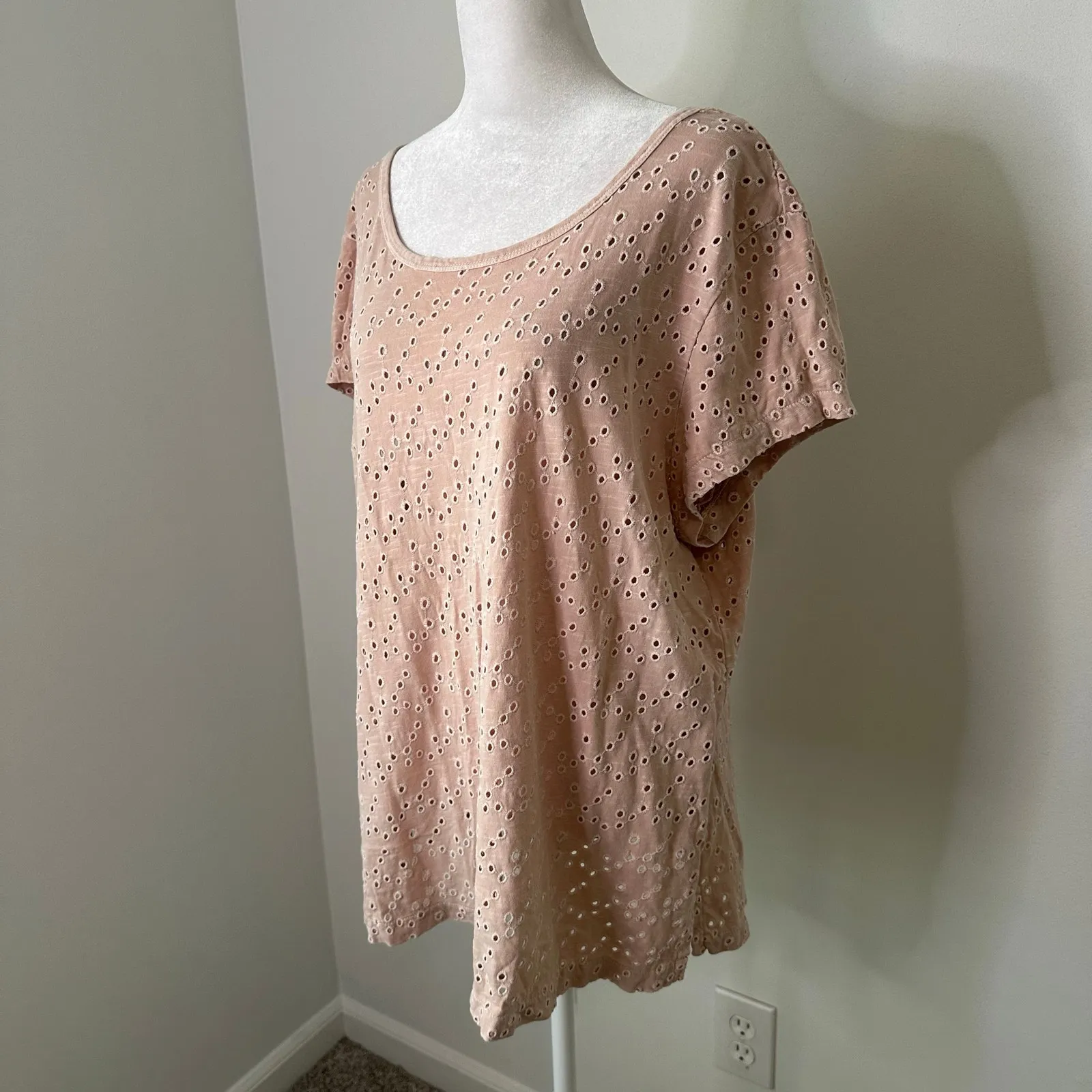 Sundance light pink cotton eyelet short sleeve top size XL - Image 4