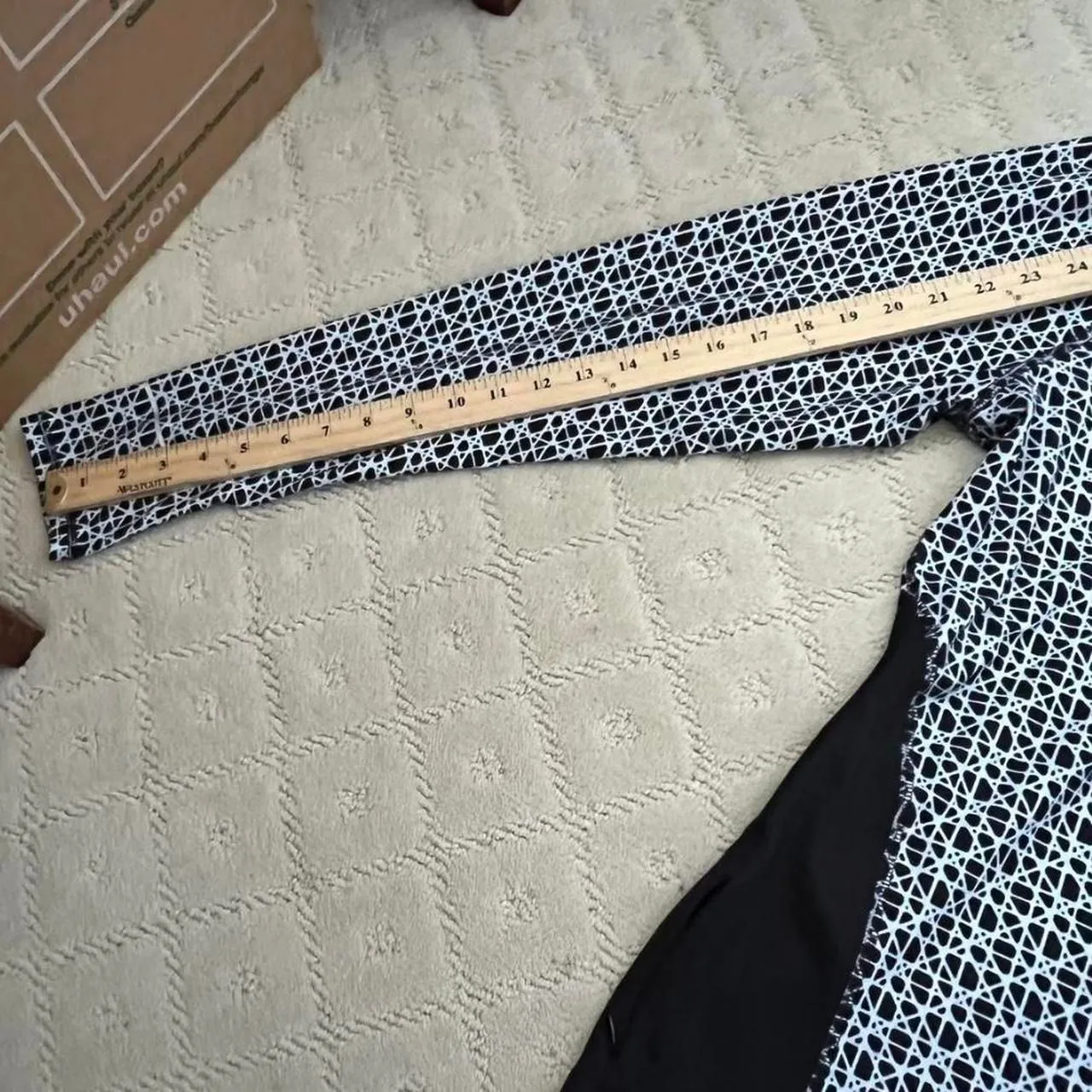 Champion Patterned Quarter Zip; Black & White Patterned; Size Large - Image 4