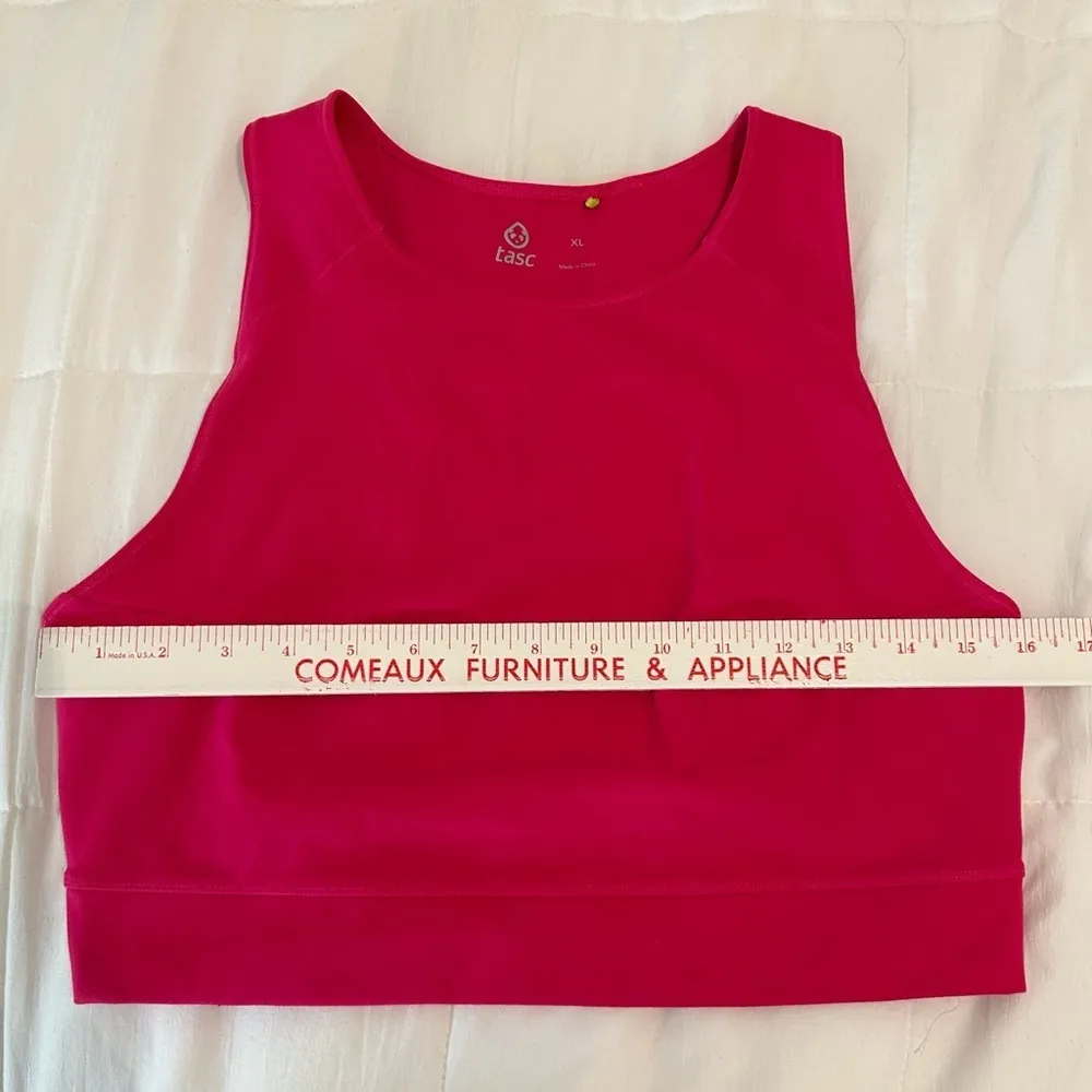 tasc Sculptive Crop Tank Pink Size XL EUC Racer Back Key Pocket - Image 9