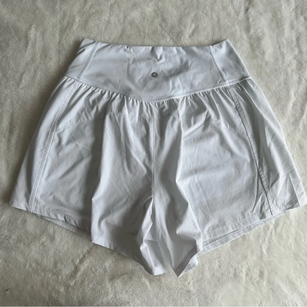 Halara Breezeful High Waisted Crossover Shorts 4” Size Medium White - Image 2