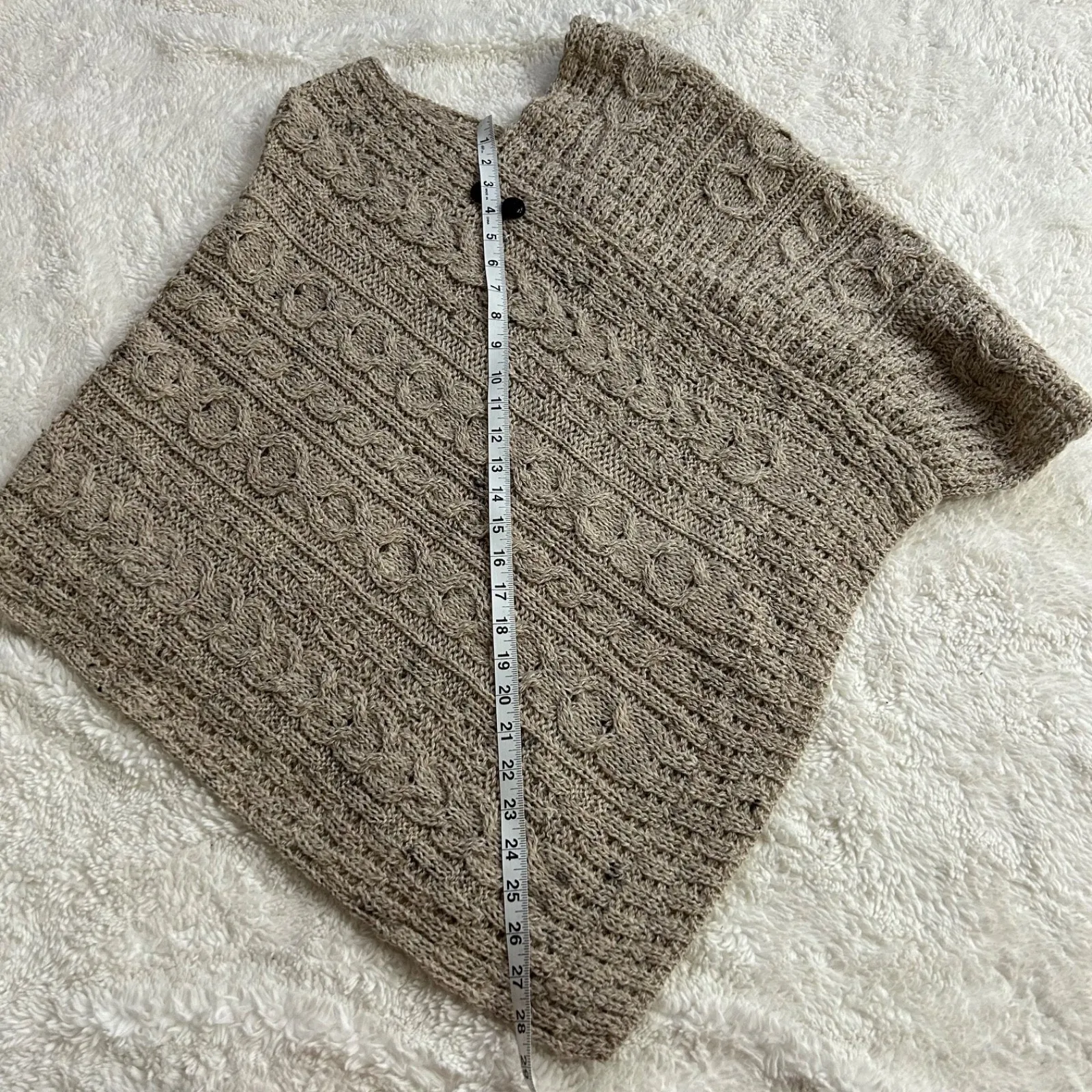 Aran NWT Women's Made in Ireland Pancho 100% New Wool One Size Beige Knit - Image 3