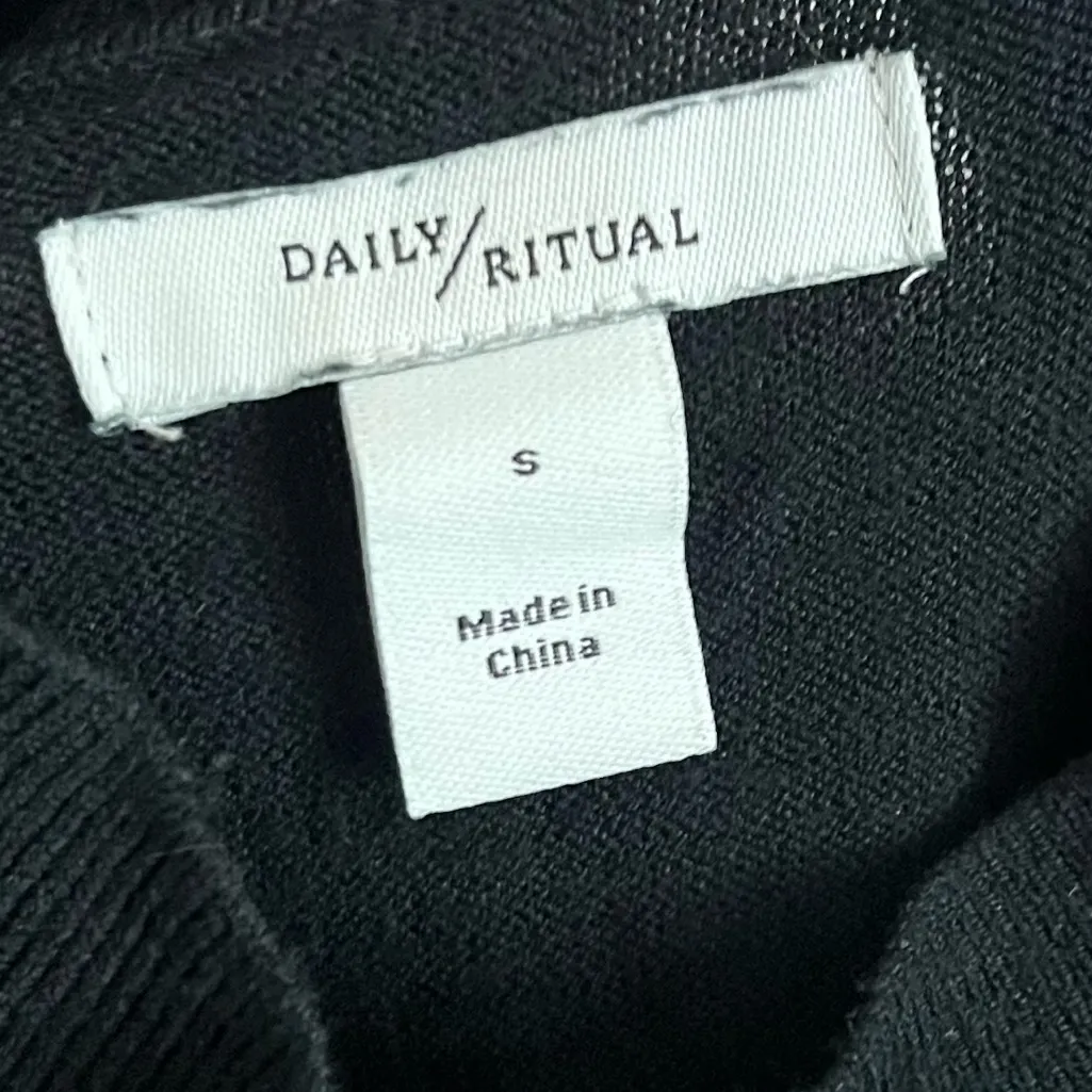 Daily Ritual • Black Lightweight Turtleneck Knit Sweater - Image 5