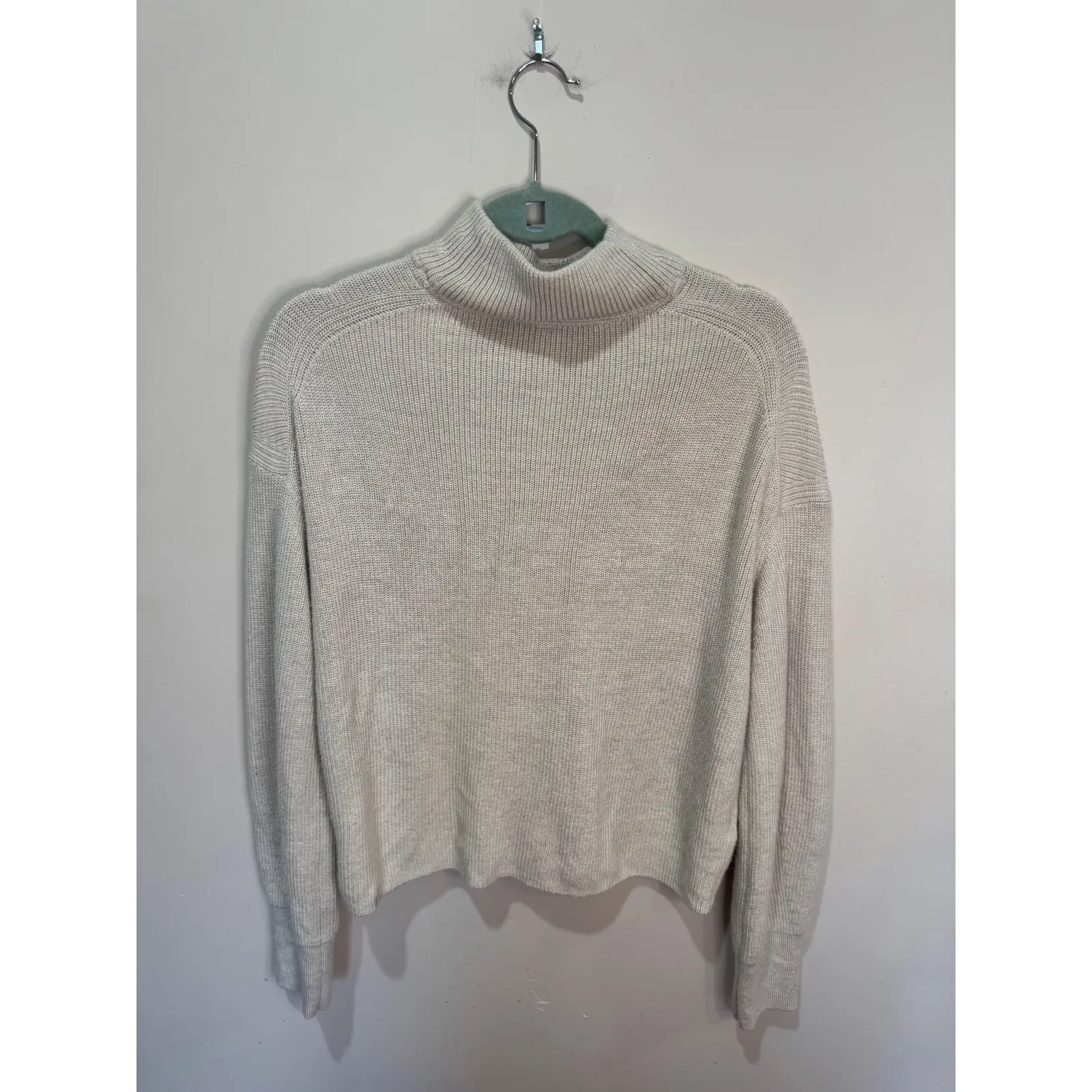 Lululemon‎ Merino Wool-Blend Ribbed Turtleneck Sweater Oatmeal Sz 6 - Image 2