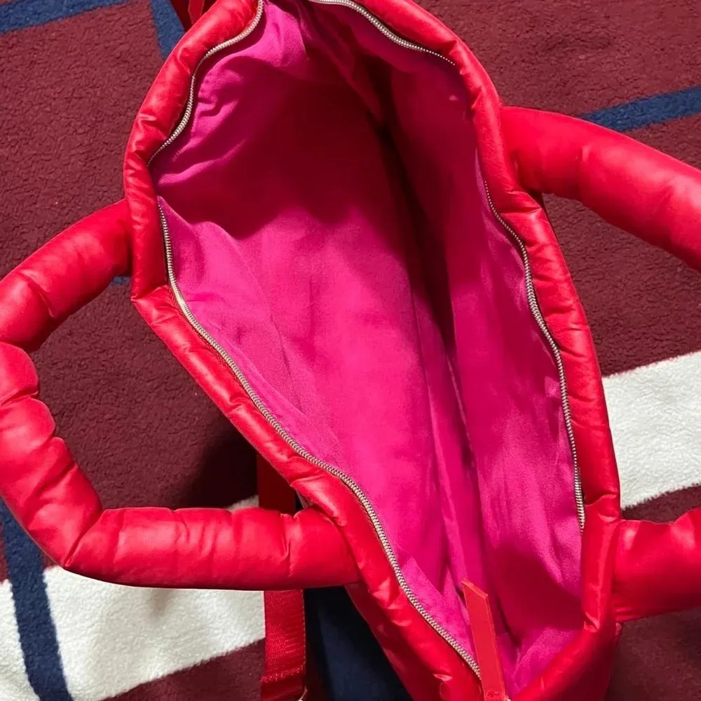 Red puffer tote weekender bag
Small - Image 3