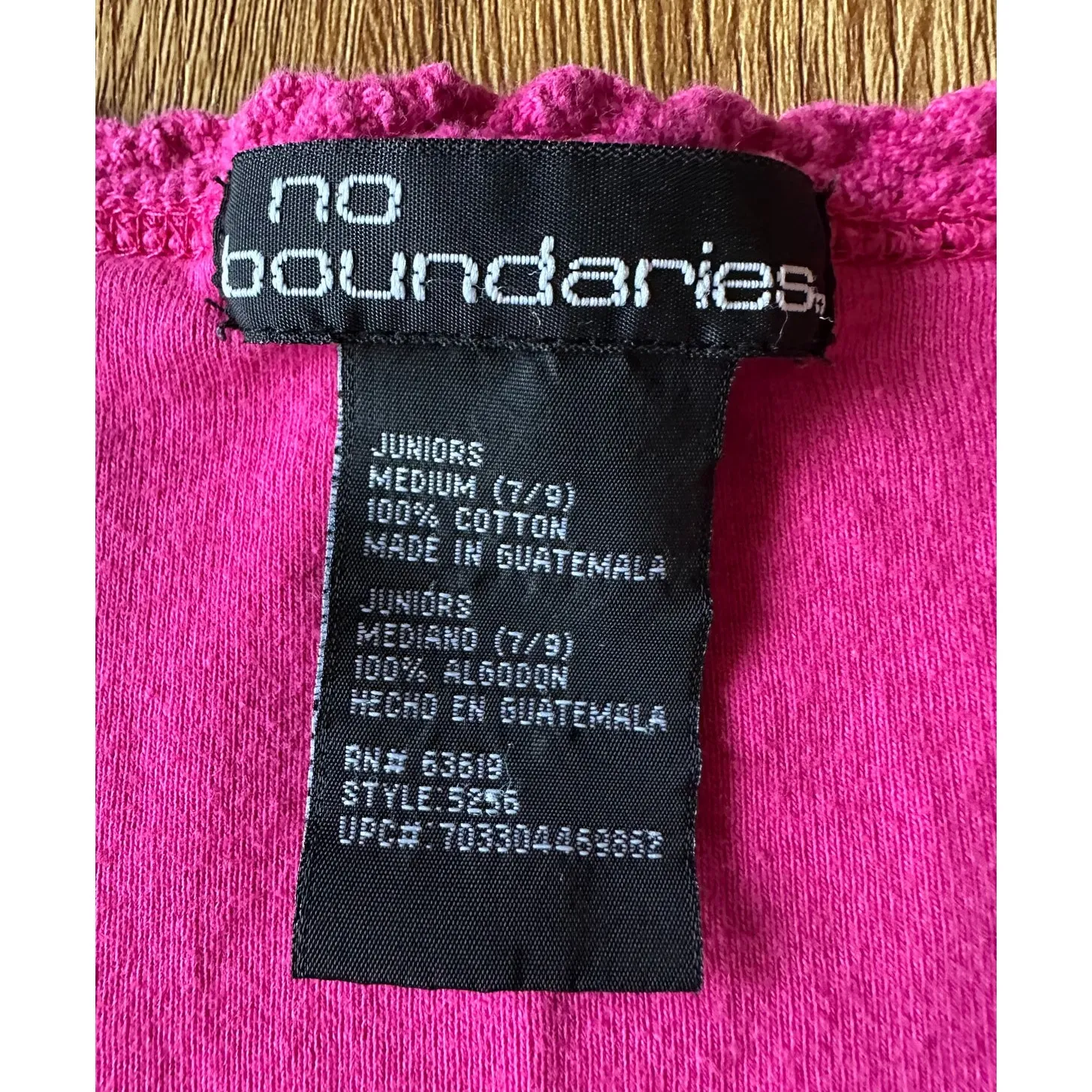 No Boundaries Vtg Hot Pink Short Sleeve T Shirt Size Medium - Image 2