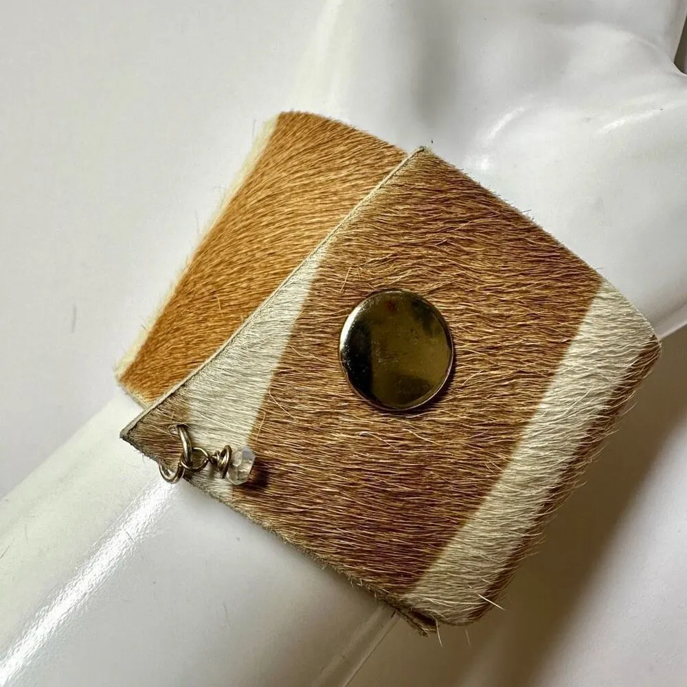 Brown and white calf hair wide bracelet with blue square bead in the center - Image 5