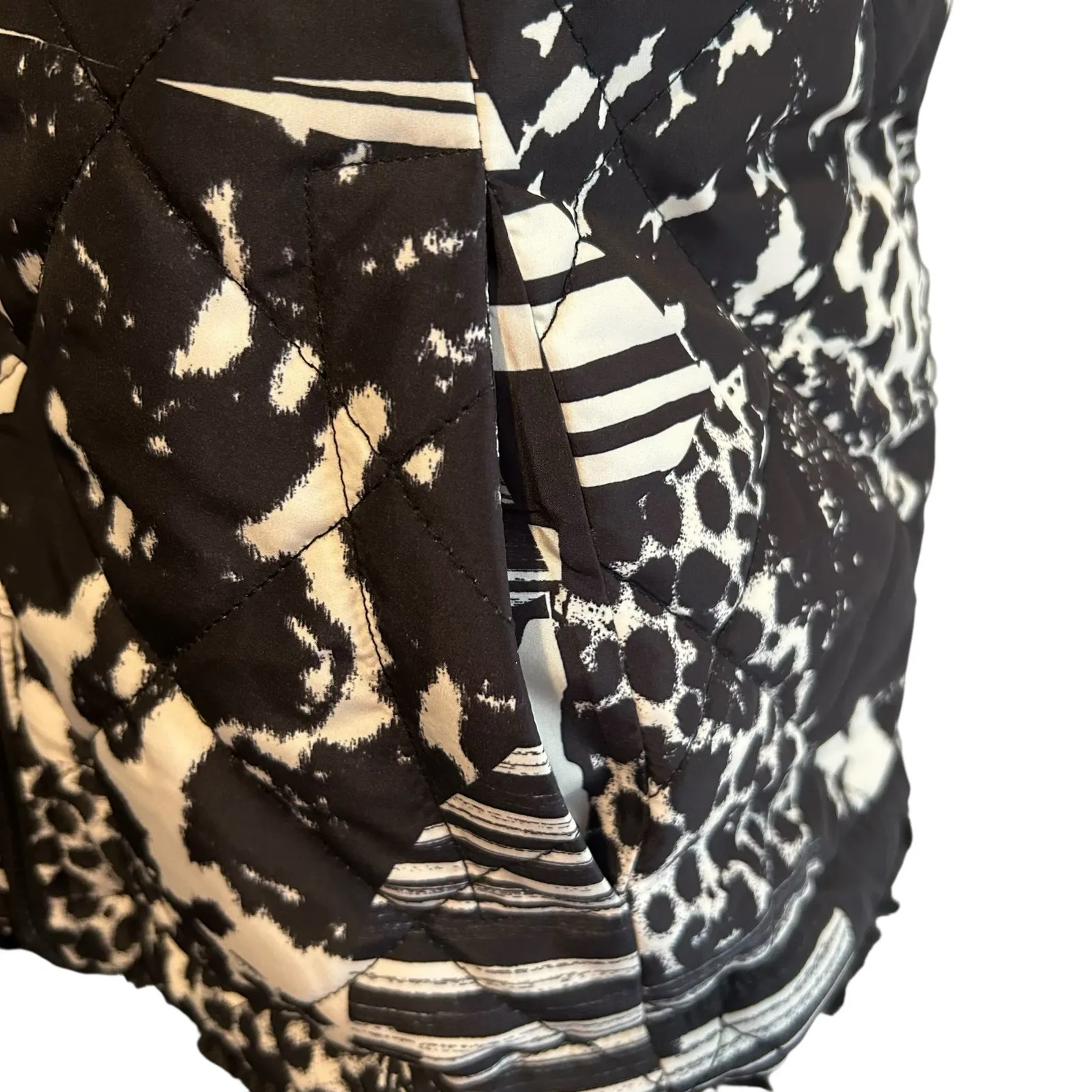 Vest Faux Fur Lined SM Black White Pockets Quilted Animal Print Multiples Hiking - Image 4