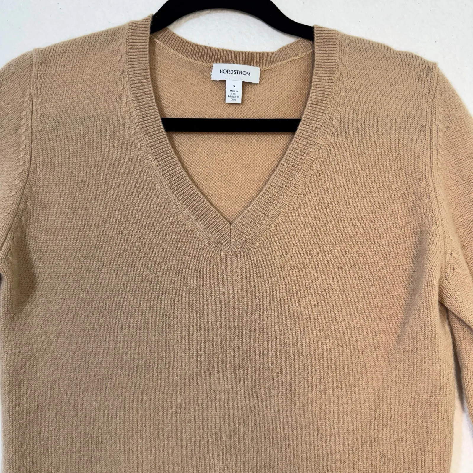 Nordstrom Camel Brown Cashmere V-Neck Long-Sleeve Sweater Size Small Relaxed Fit - Image 5