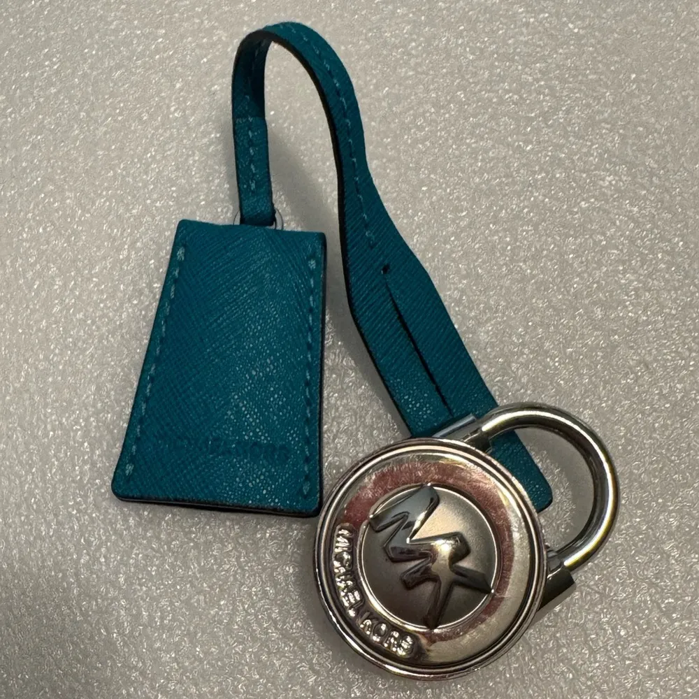 Michael Kors lock & Key bag charm - Image 5