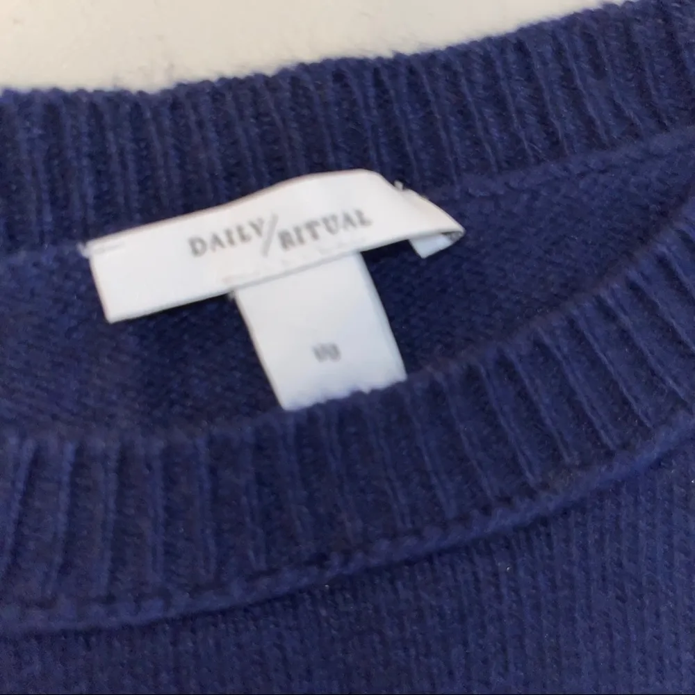 DAILY / RITUAL BLUE CREW NECK SWEATER LARGE - Image 4