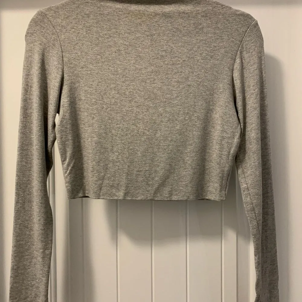 Naked Wardrobe The NW Crop Long Sleeve Crop Top Size Large Gray Nordstrom - Image 4