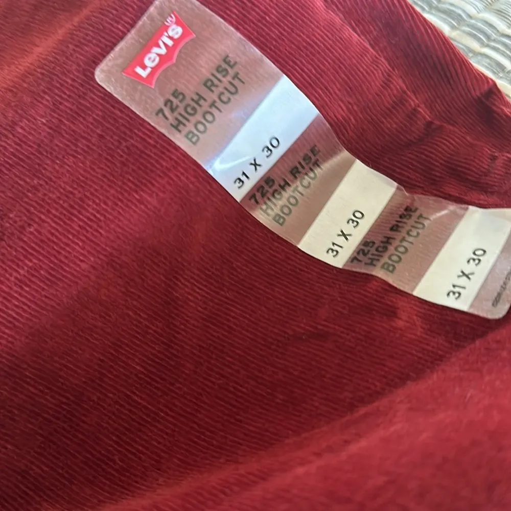 NWT LEVI'S  725 High Rise Bootcut Corduroy Jeans Color:  Syrah - Red - Image 9