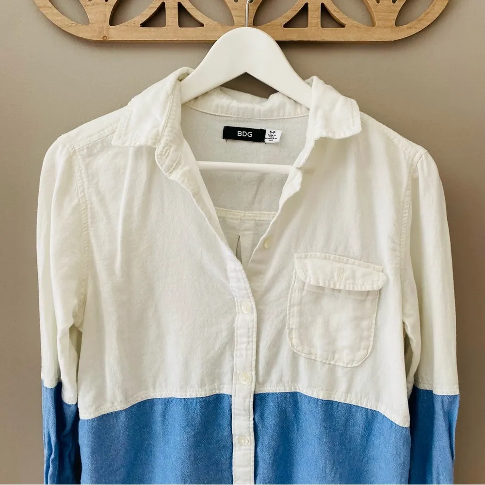 BDG by Urban Outfitters Long Sleeve Button Up Shirt Blue/White Sz Small - Image 2