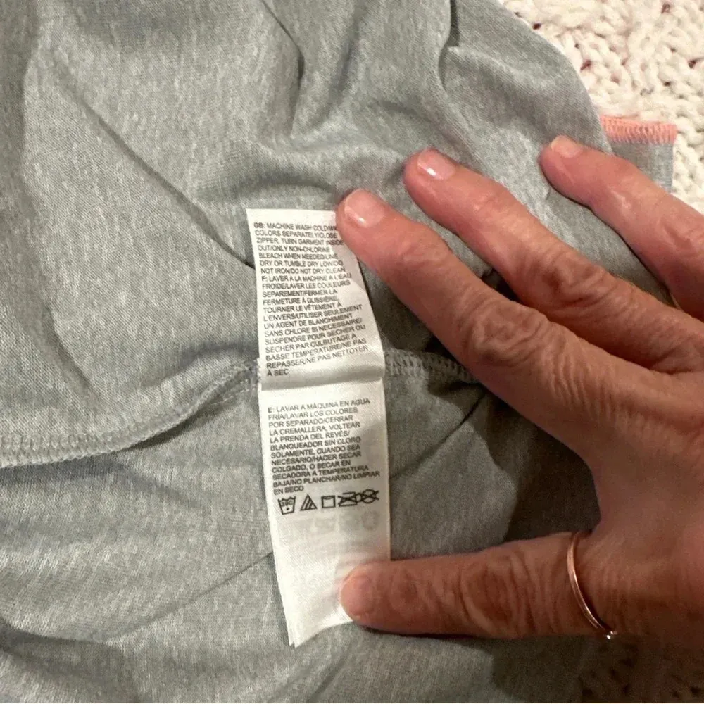 THE NORTH FACE WOMENS TANK
XL GRAY NWOT - Image 7