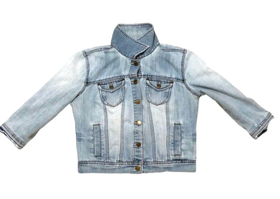 Forever 21 MEDIUM Slight Distress Light Wash Four Pocket Button Up Jean Jacket - Image 10