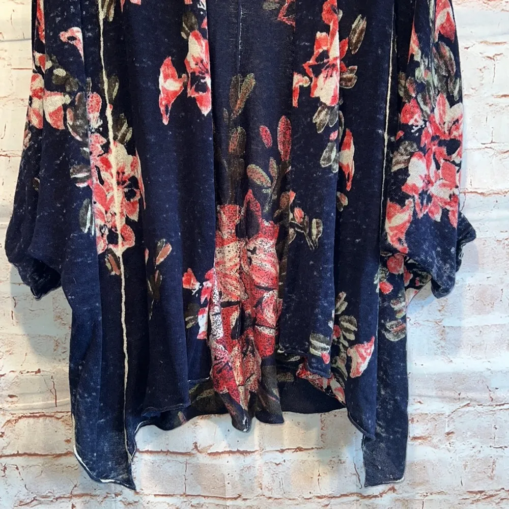 Knitted and Knotted Anthopologie batwing sleeve open cardigan floral M collared - Image 3