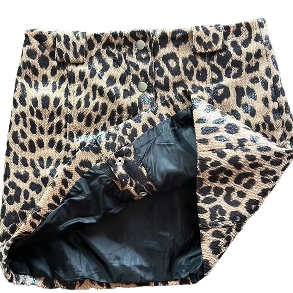 Know One Cares Leopard print Snap Front Mini Skirt - Image 5