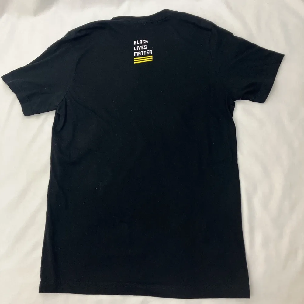 Black Lives Matter Celebrate Black Furtures short sleeve graphic tee size small - Image 4