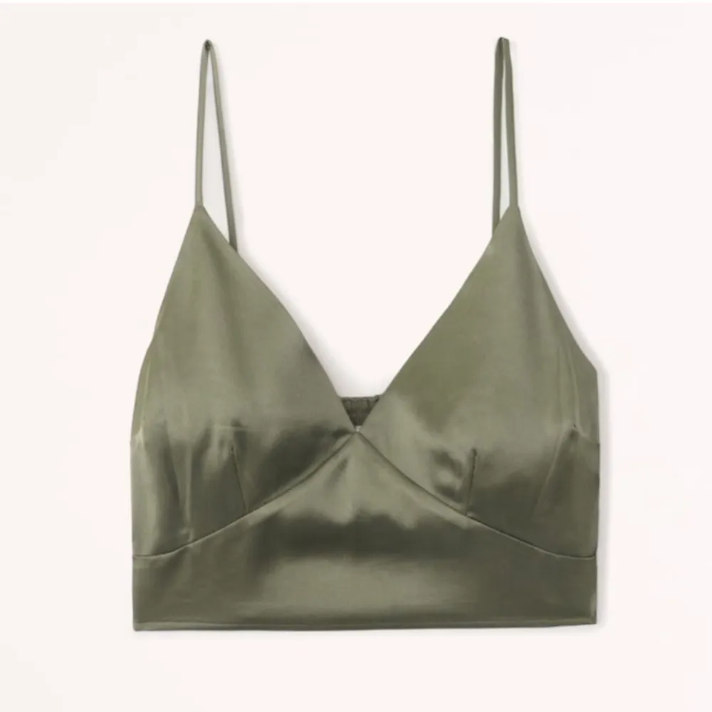 ABERCROMBIE Satin Smocked Sleeveless Crop Tank In Olive Green - Image 3