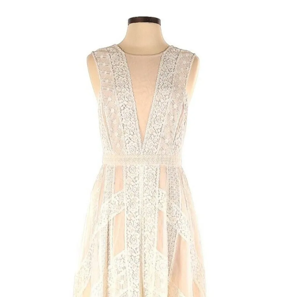 NWT BCBG MaxAzria Andi in Off White Nude Lace Handkerchief Hem Sheer Dress 0 - Image 3