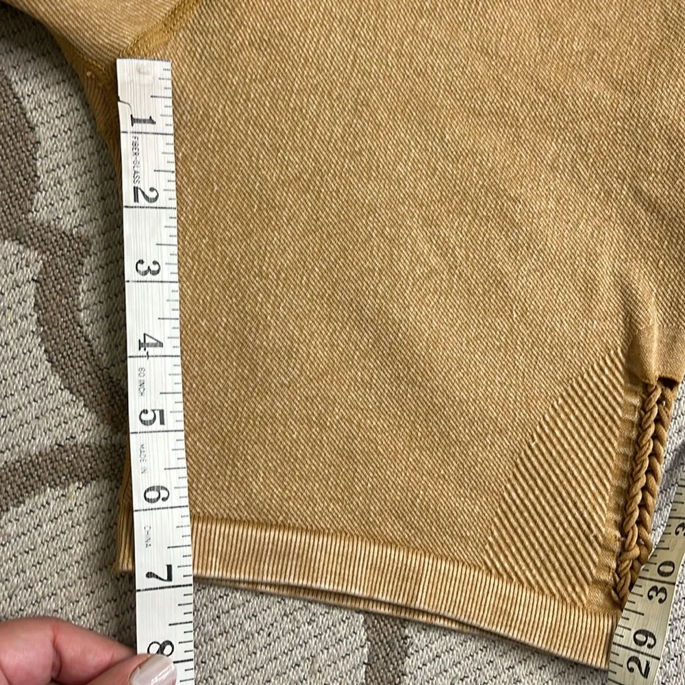 Aerie Offline golden tan Seamless Macrame 7” Hi Rise Biker Shorts size medium - Image 5