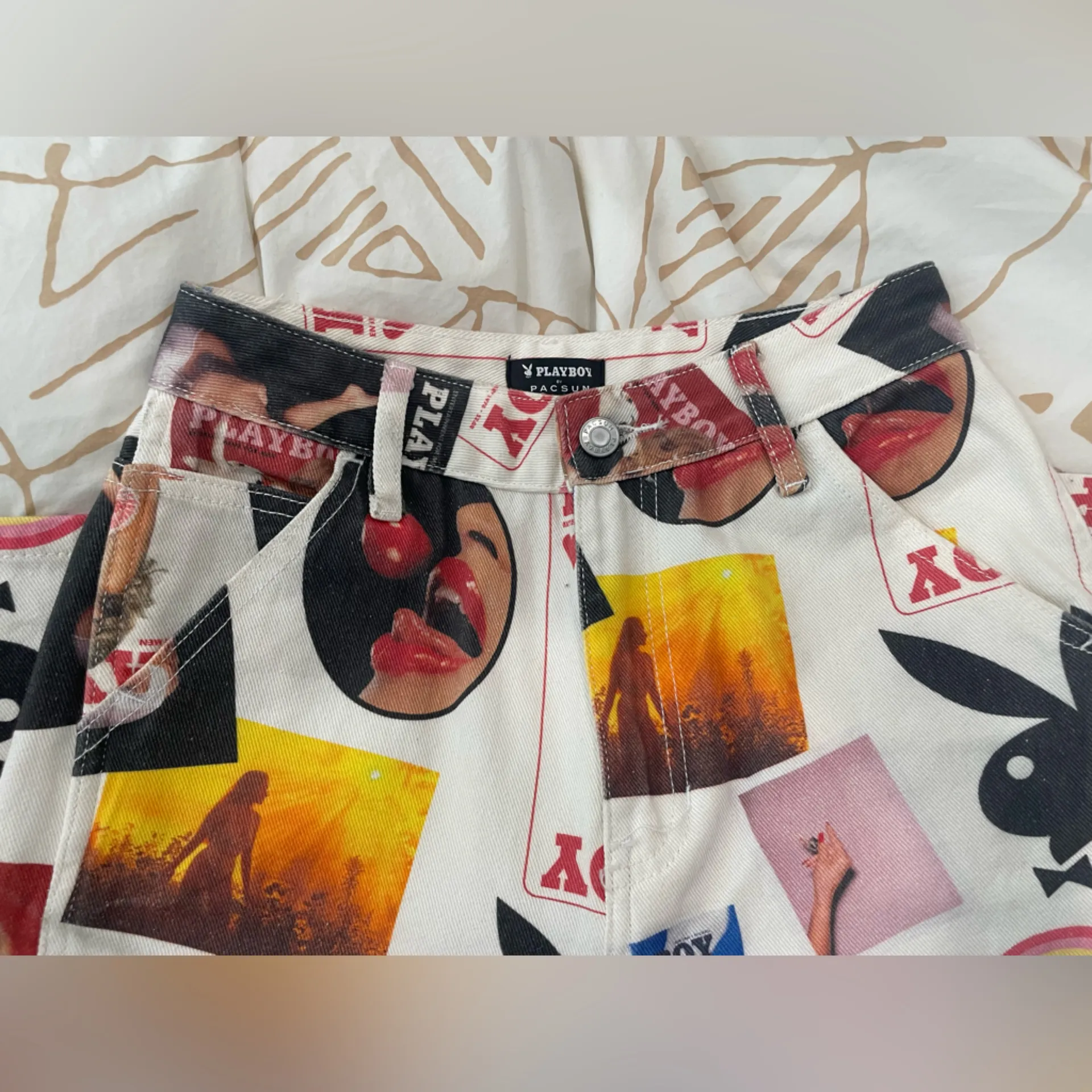 Playboy magazine print jeans Size 24 - Image 6