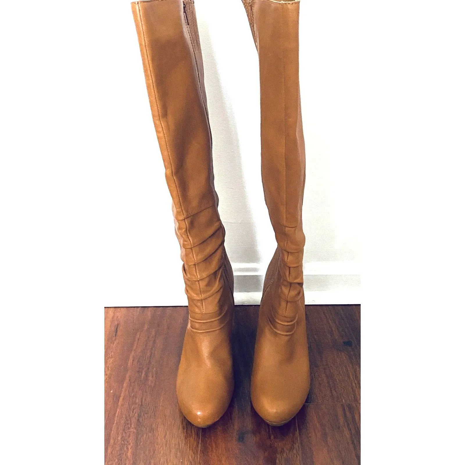 NWT Le Chateau Camel Leather Tall Heeled Boots Zippered Sleek Chic Footwear 10 - Image 3