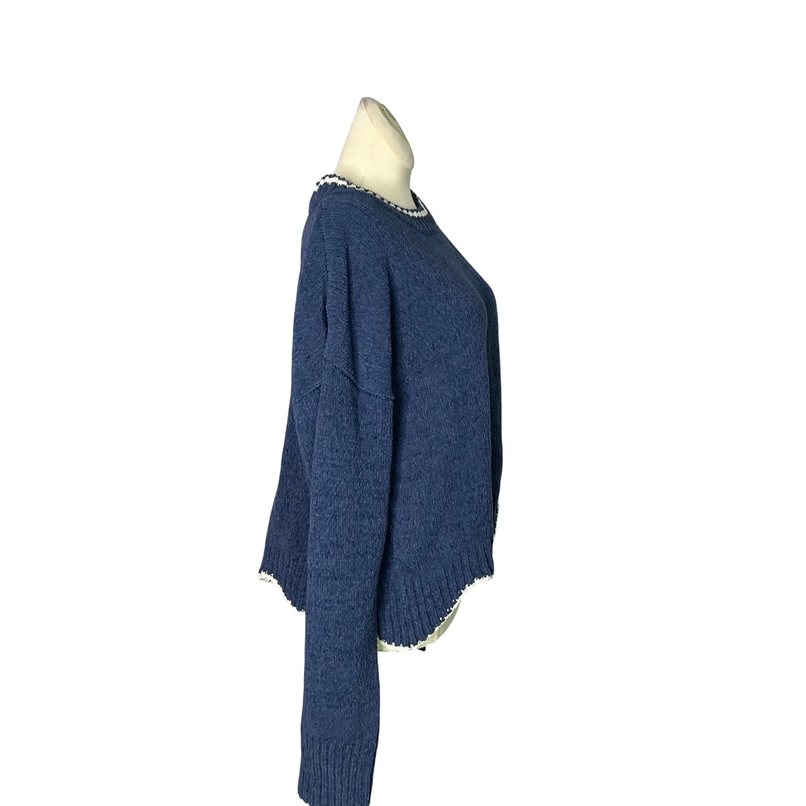 Hem & Thread Blue Chenille Scallop Hem Sweater Women's L Soft Textured Knit Cozy - Image 3