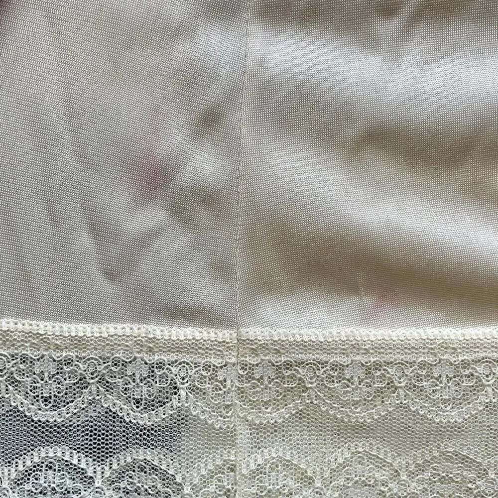 Vanity Fair Vintage  Cream Slip - Image 4