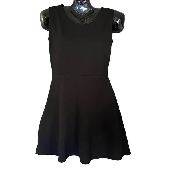 Vintage  Industry Black Fit & Flare Sleeveless Skater Mini Dress - Image 2