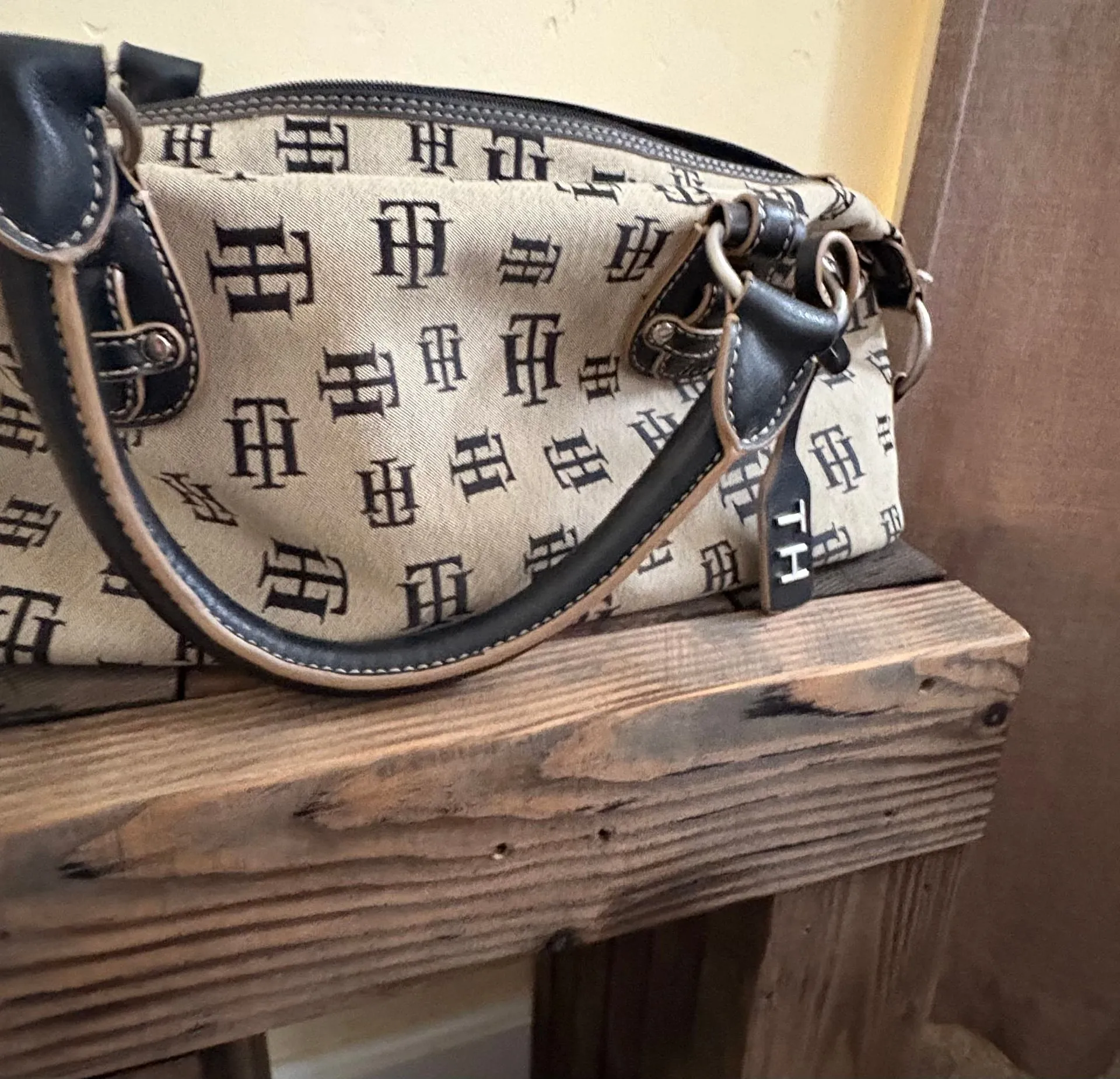 Vintage a Tommy  Hilfiger Boston bag satchel monogram two toned - Image 2