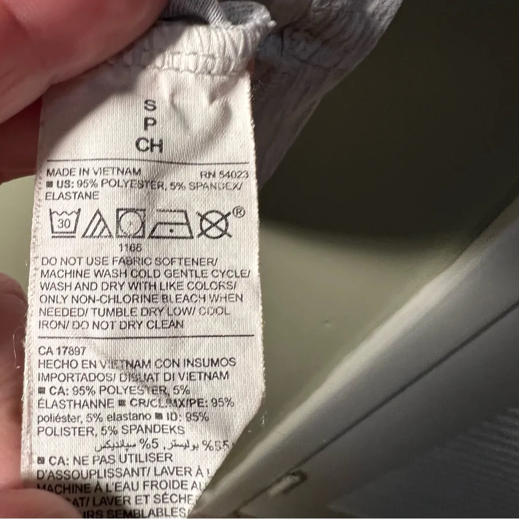 Old Navy Breathe On Tie-Back Performance Tank Top Light Grey S - Image 11