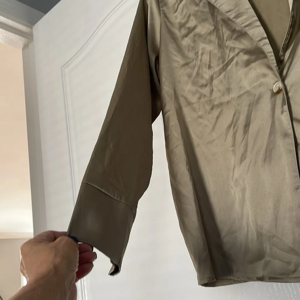NWT Mable golden Olive satin one button jacket medium - Image 3
