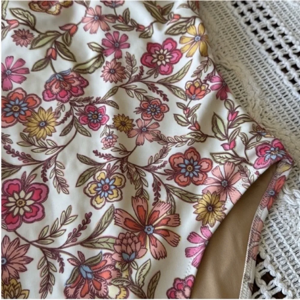 Old Navy Floral Ruffle Swimsuit - Image 8