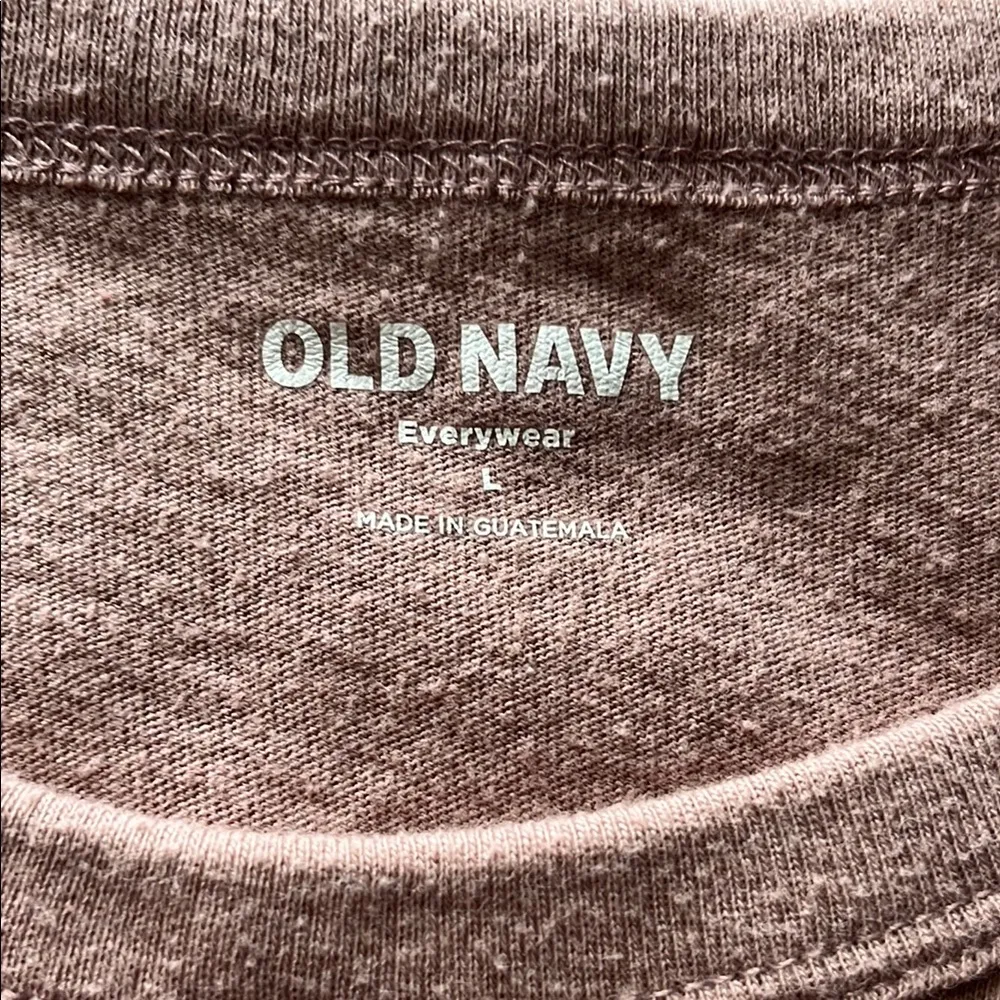 Old Navy Pink T - Image 4
