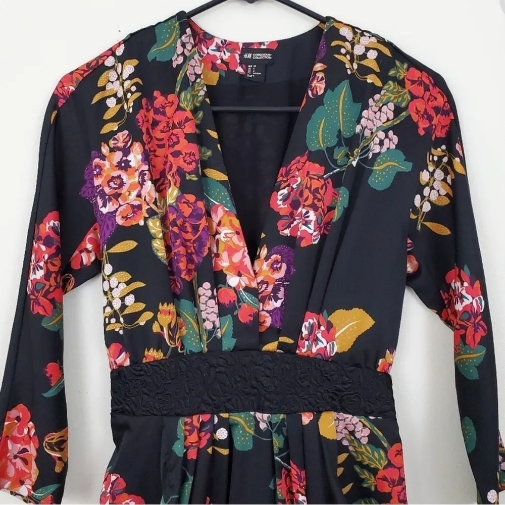 H & M Conscious Collection Kimono Dress Black Floral Pockets US 4 - Image 3